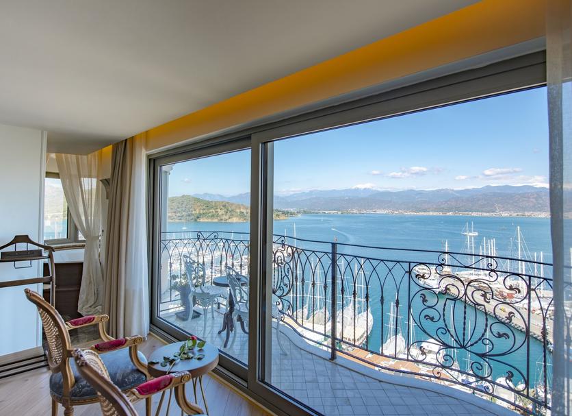 Balcony Photo