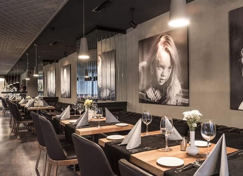 Restaurant Photo