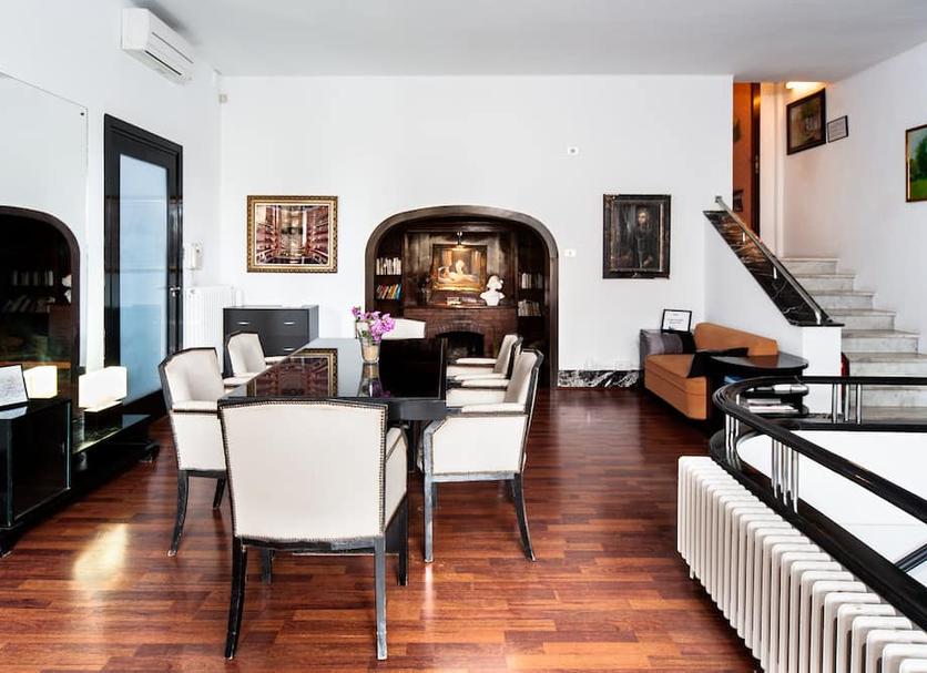 Dining room Photo