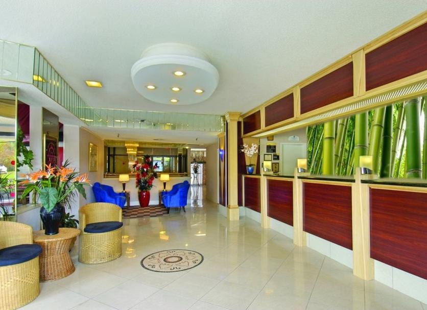 Front desk Photo