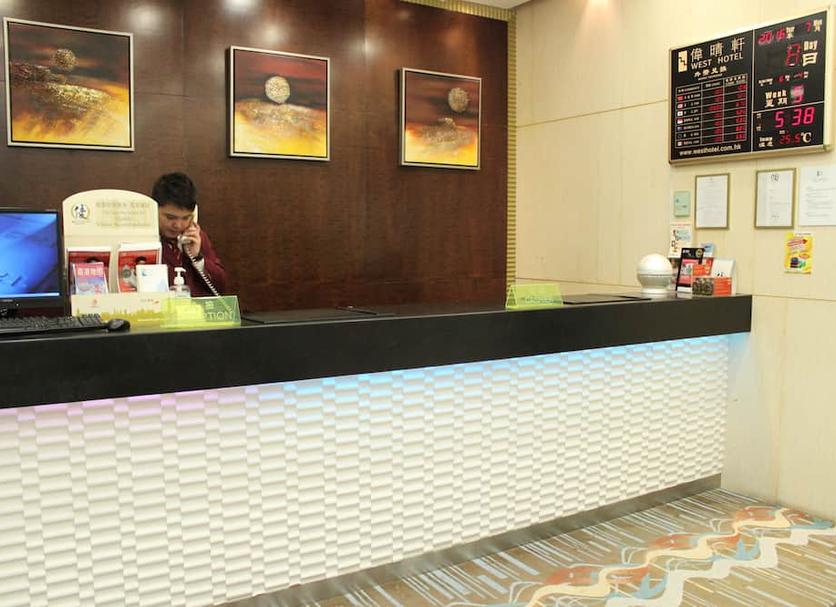 Front desk Photo