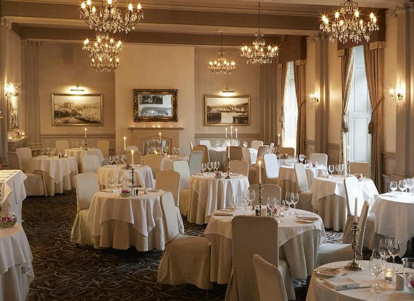 Banquet hall Photo