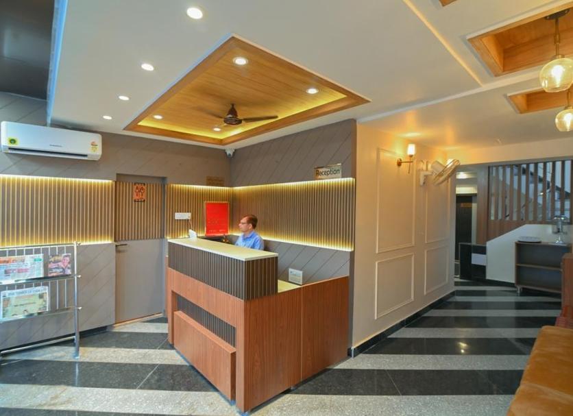 Front desk Photo
