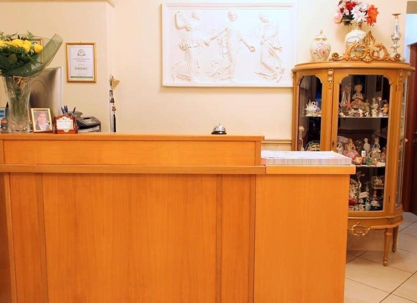 Front desk Photo