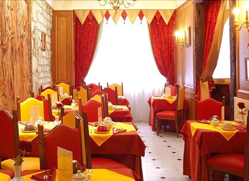 Restaurant Photo