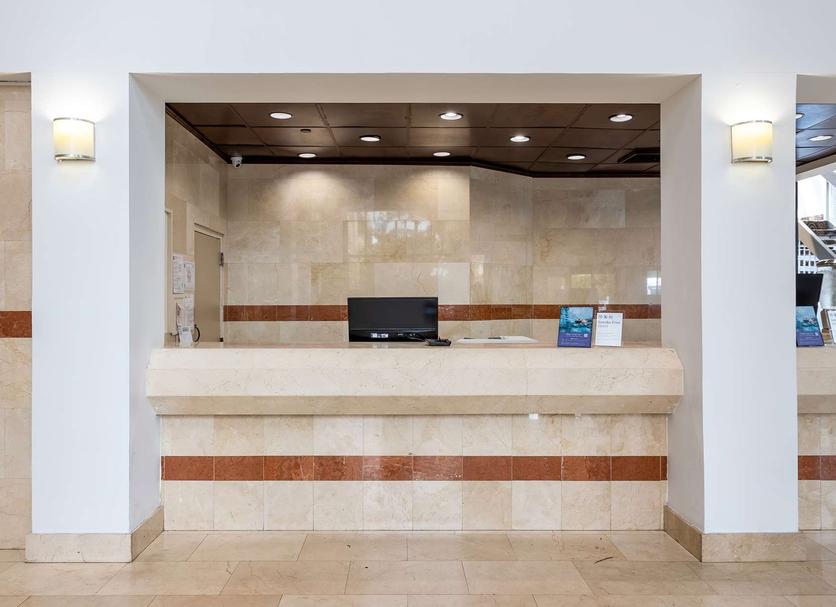 Front desk Photo