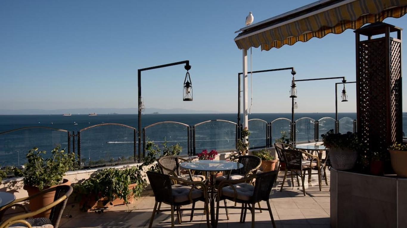 Artefes Hotel Old City