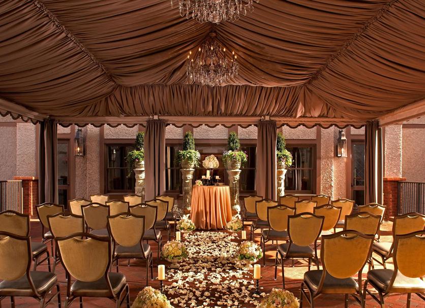 Banquet hall Photo