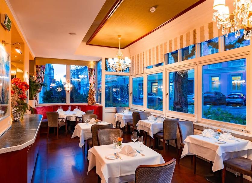 Restaurant Photo