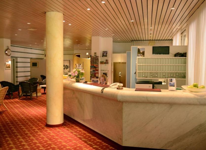Front desk Photo