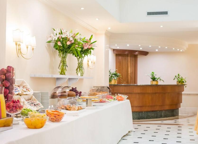 Buffet Photo