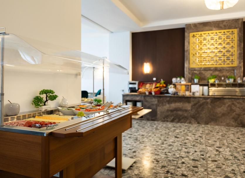 Buffet Photo