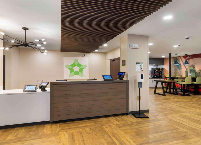 Front desk Photo