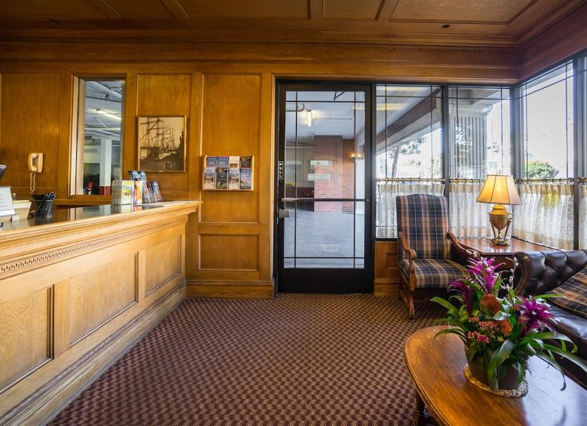 Front desk Photo