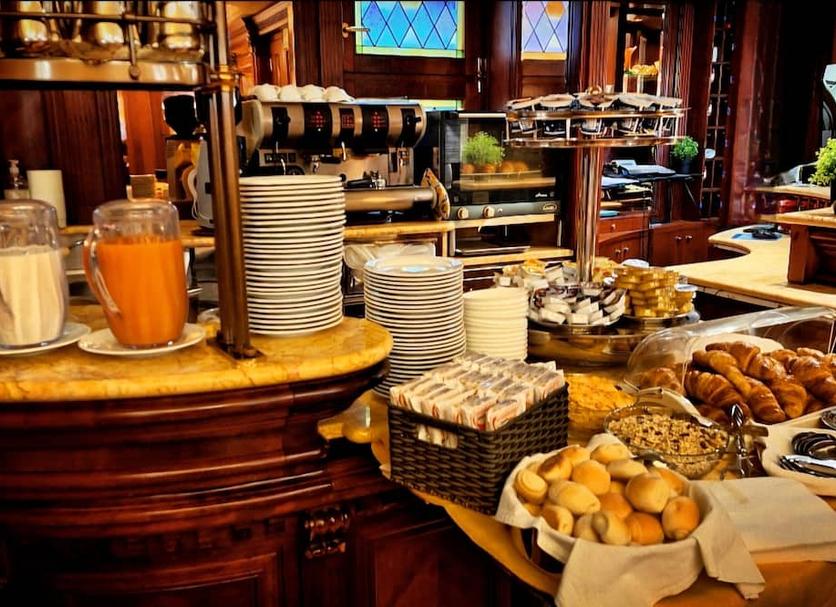 Buffet Photo