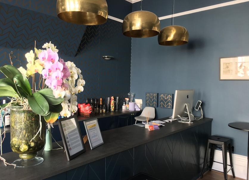 Front desk Photo