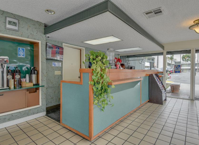 Front desk Photo