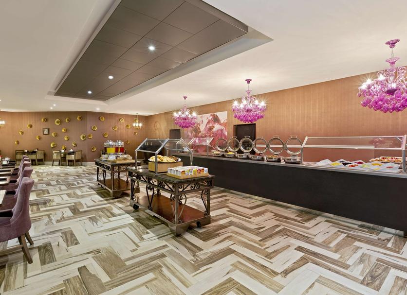 Buffet Photo