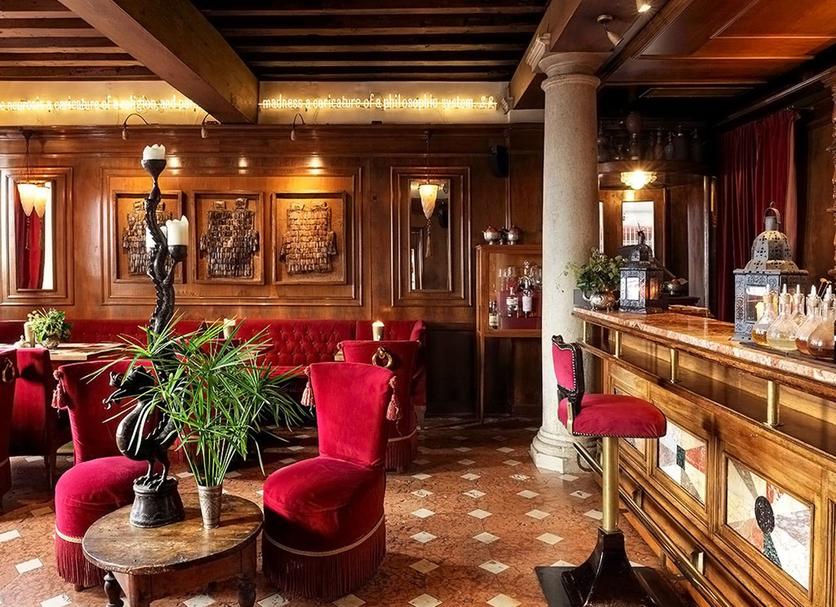 Bar Photo