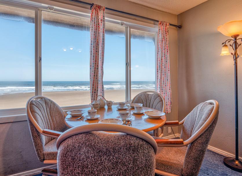 Dining room Photo