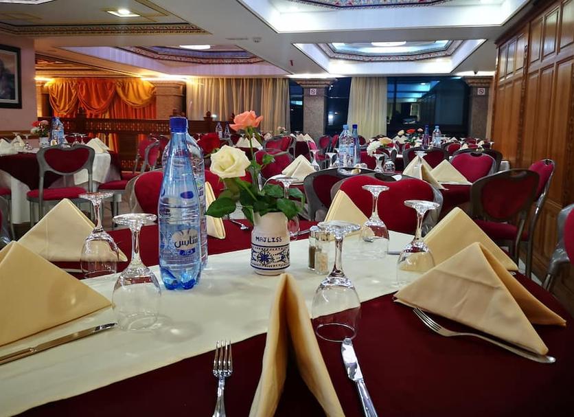 Banquet hall Photo