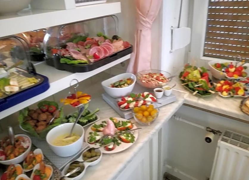 Buffet Photo