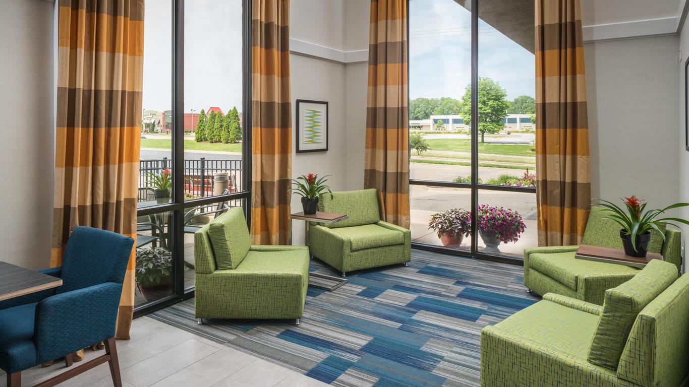 Holiday Inn Express & Suites Springfield