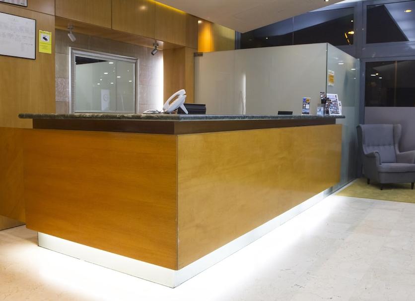Front desk Photo
