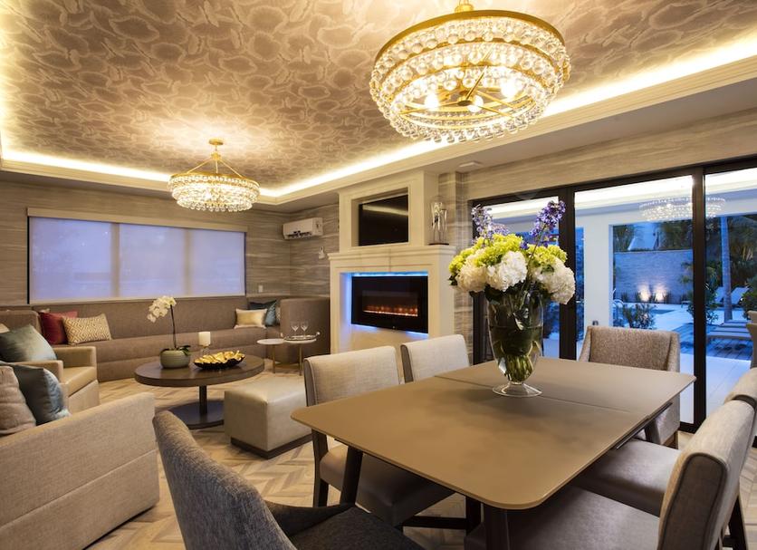Dining room Photo