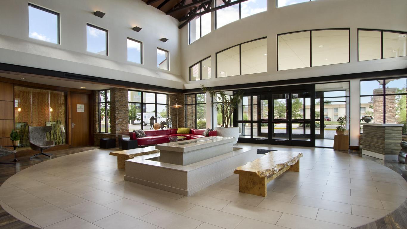 Embassy Suites by Hilton Detroit Metro Airport