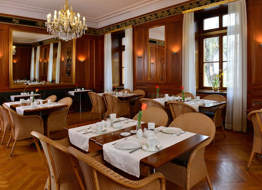 Restaurant Photo
