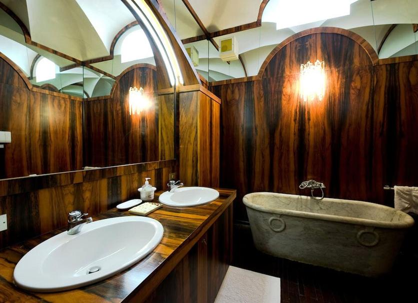 Bathroom Photo