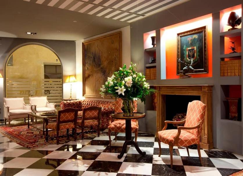 Lounge Photo