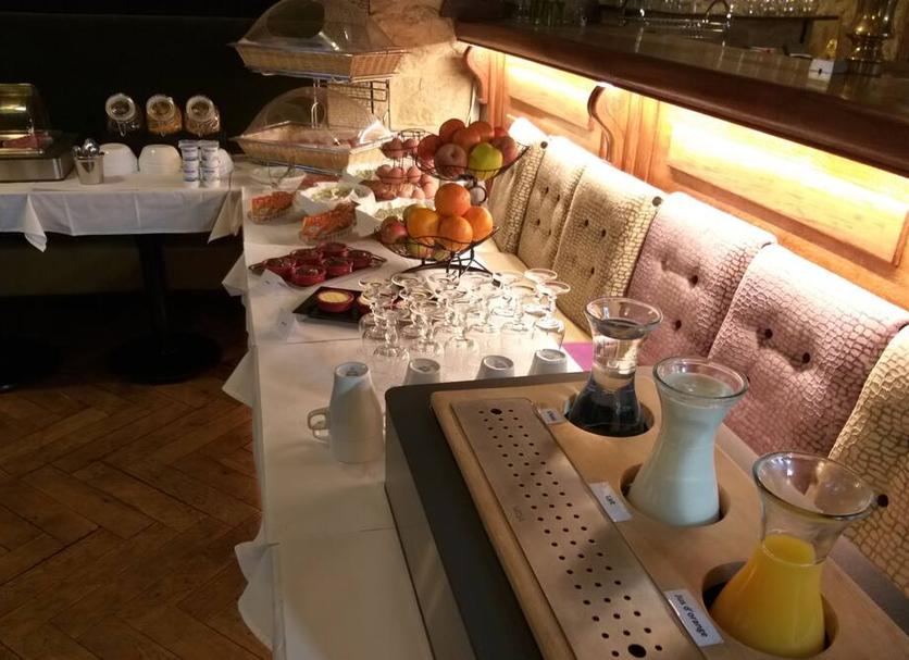 Buffet Photo