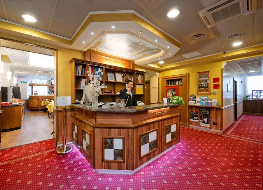 Front desk Photo