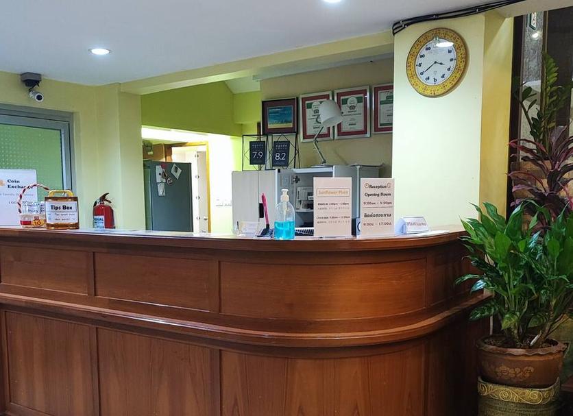 Front desk Photo