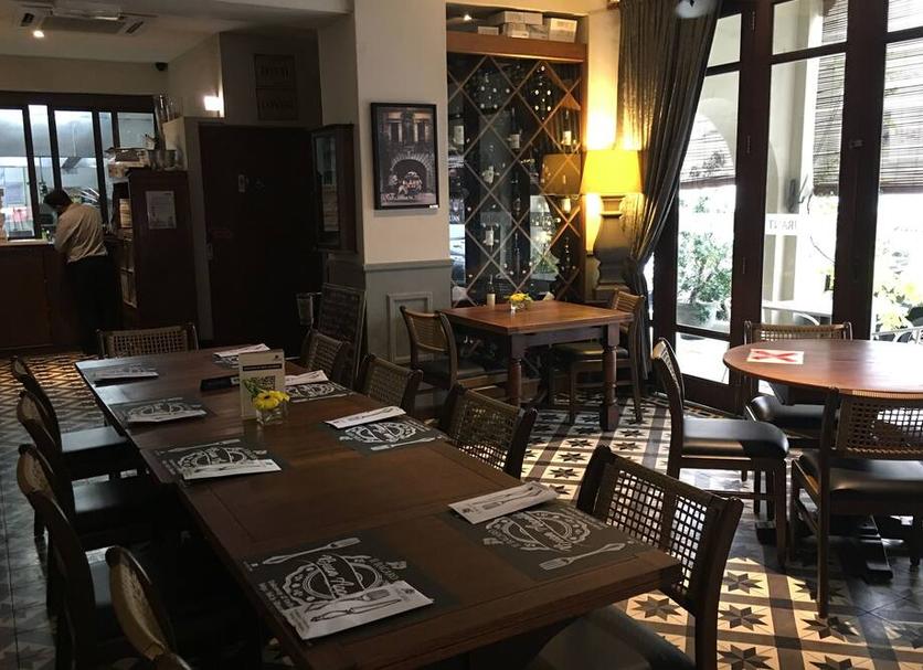 Restaurant Photo