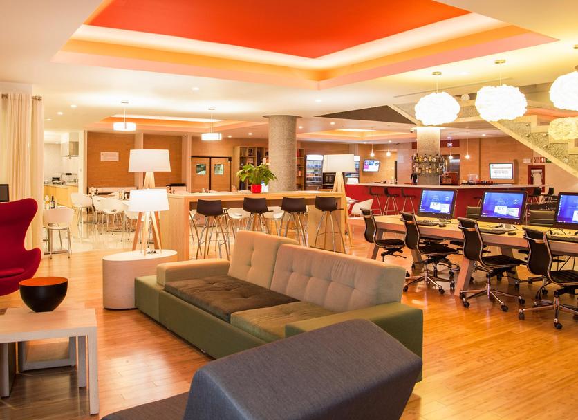 Business center Photo