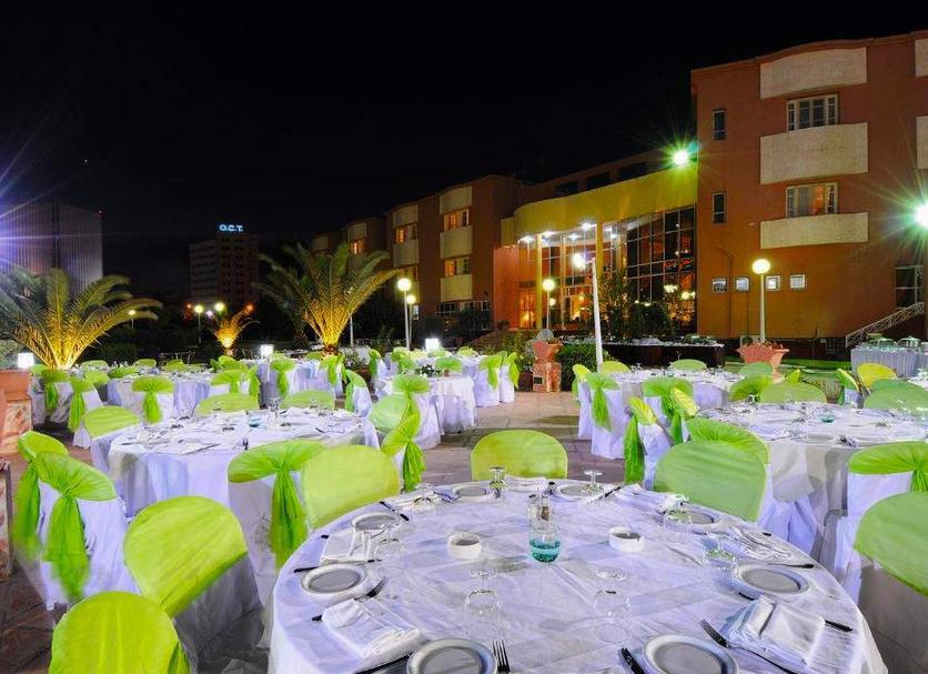 Banquet hall Photo
