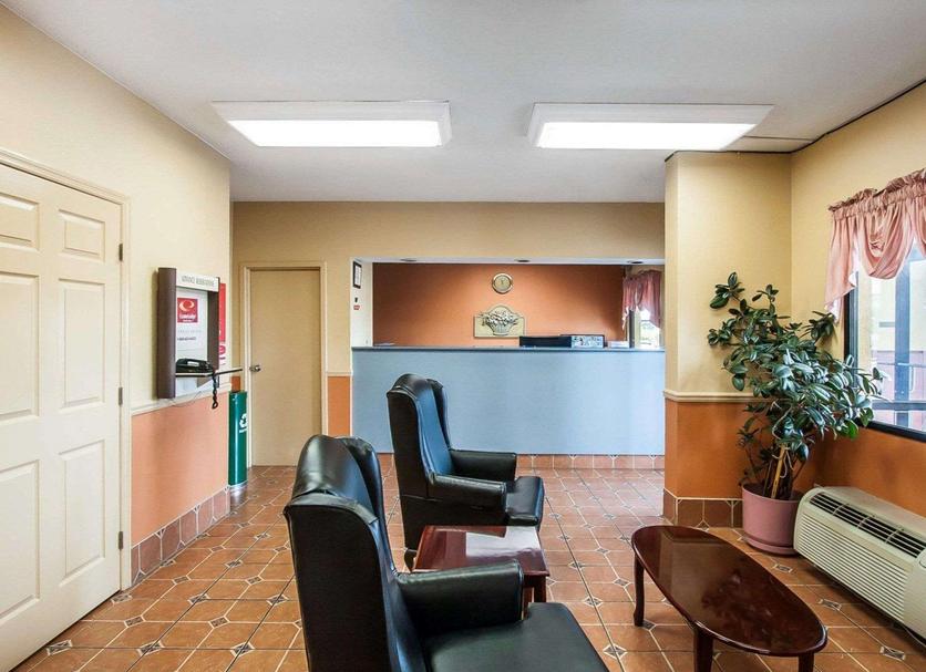 Front desk Photo