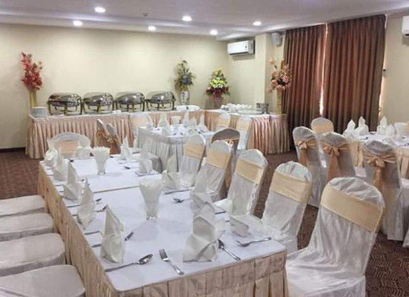 Banquet hall Photo