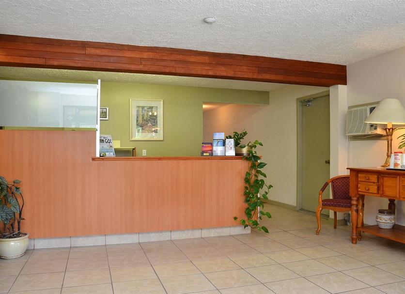 Front desk Photo