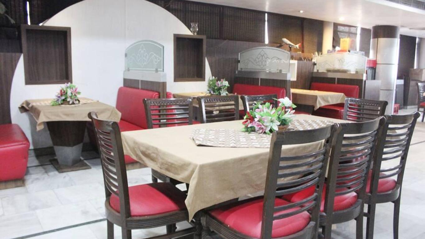 Hotel Randhawa International
