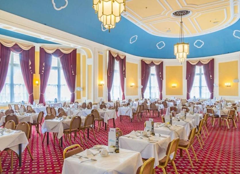 Banquet hall Photo