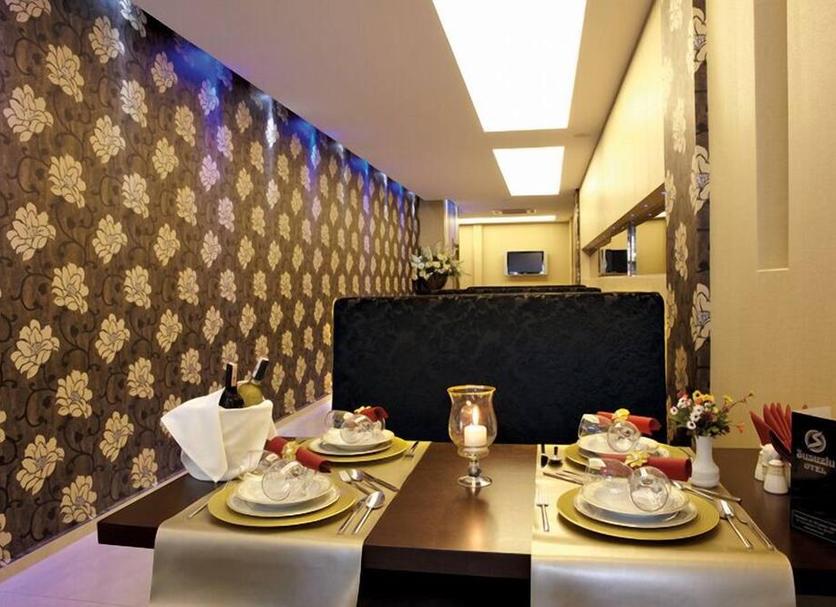 Dining room Photo