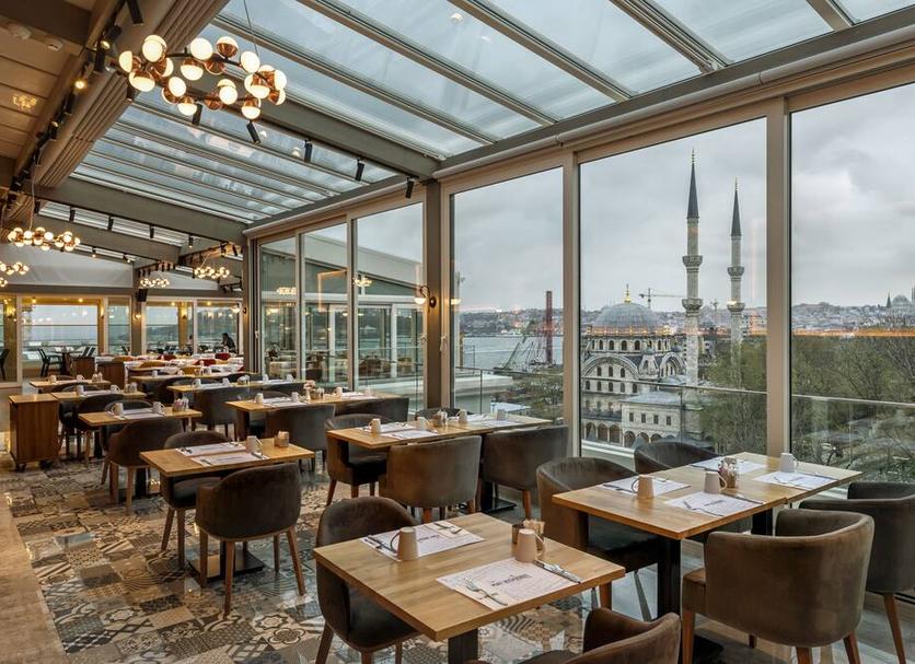 Restaurant Photo