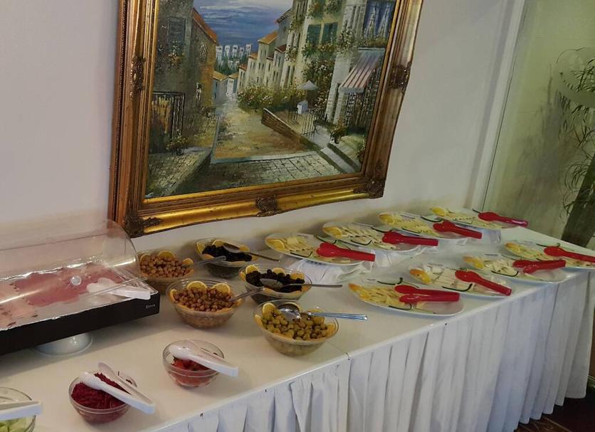 Buffet Photo