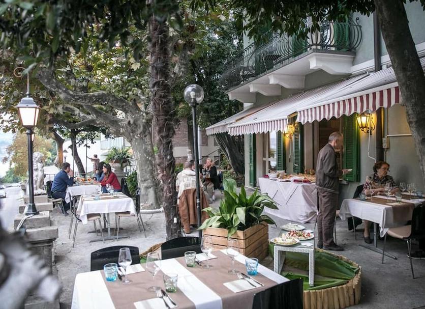 Restaurant Photo