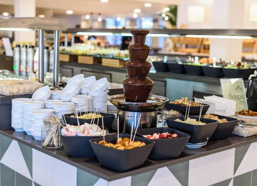 Buffet Photo
