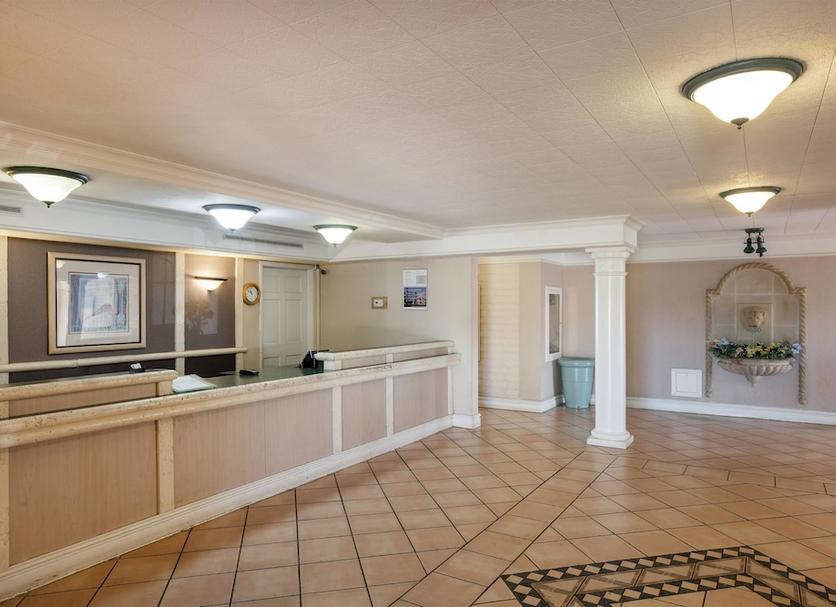 Front desk Photo